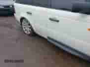 2008 Land Rover Range Rover Sport SC with VIN SALSH23418A150404, listed as a IAAI auction lot 42642914 with 190,007 mi miles and . Bid and sale history available at DreamBid. Image 6.