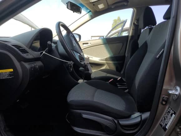 2012 Hyundai Accent GS с VIN KMHCT5AE2CU045901, выставлен на аукционе Copart как лот 80367675 с пробегом 74 352 миль миль и Списание • Salvage title. История ставок и продаж доступна на DreamBid. Изображение 7.