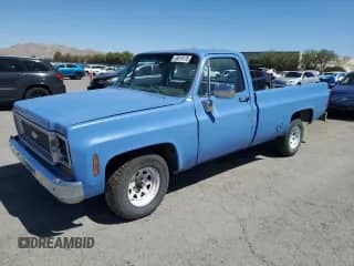 1973 Chevrolet Silverado 1500 z VIN CCY143J103935, wystawiony jako Copart lot #65819175 z przebiegiem 468 560 mil mil oraz Szkoda całkowita • Salvage title. Historia ofert i sprzedaży dostępna na DreamBid. Obrazek 1.