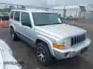 2007 Jeep Commander Sport с VIN 1J8HG48K57C632098, выставлен на аукционе IAAI как лот 42300239 с пробегом 311 738 миль миль и . История ставок и продаж доступна на DreamBid. Изображение 1.