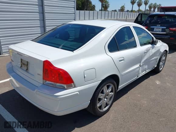2006 Volvo S60 2.5L Turbo с VIN YV1RS592862544658, выставлен на аукционе IAAI как лот 43173767 с пробегом 158 649 миль миль и . История ставок и продаж доступна на DreamBid. Изображение 4.
