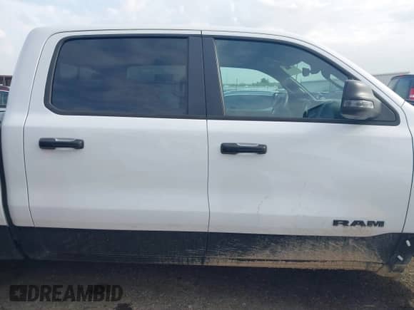 2025 Ram 1500 Rebel z VIN 1C6SRFLP1SN576994, wystawiony jako IAAI lot #42767833 z przebiegiem 26 955 mil mil oraz . Historia ofert i sprzedaży dostępna na DreamBid. Obrazek 13.