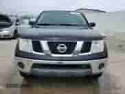 2008 Nissan Frontier SE z VIN 1N6AD06U98C433360, wystawiony jako Copart lot #51749535 z przebiegiem 174 798 mil mil oraz Nie do naprawy • Non repairable. Historia ofert i sprzedaży dostępna na DreamBid. Obrazek 5.