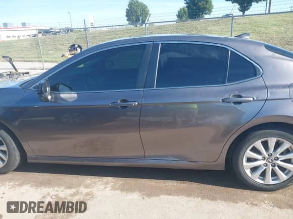 2020 Toyota Camry LE with VIN 4T1C11AK9LU391108, listed as a IAAI auction lot 43087805 with 88,386 mi miles and . Bid and sale history available at DreamBid. Image 14.