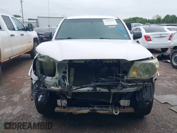 2007 Toyota Tacoma PreRunner z VIN 3TMKU72N57M013302, wystawiony jako IAAI lot #43089625 z przebiegiem 146 945 mil mil oraz . Historia ofert i sprzedaży dostępna na DreamBid. Obrazek 13.