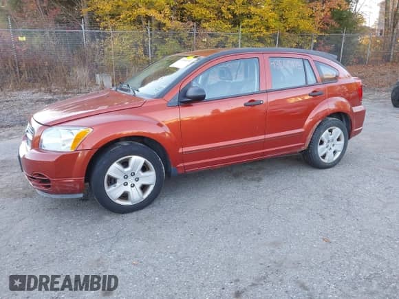 2007 Dodge Caliber SXT with VIN 1B3HB48B57D532830, listed as a IAAI auction lot 43500195 with 140,292 mi miles and . Bid and sale history available at DreamBid. Image 2.