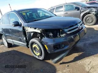 2017 Volkswagen Tiguan Wolfsburg Edition с VIN WVGSV7AXXHK007144, выставлен на аукционе IAAI как лот 41810979 с пробегом 125 363 миль миль и . История ставок и продаж доступна на DreamBid. Изображение 1.