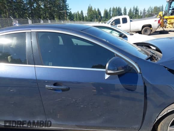 2015 Volvo S60 T5 Drive-E Premier with VIN YV126MFB5F1299795, listed as a IAAI auction lot 43052703 with 100,066 mi miles and . Bid and sale history available at DreamBid. Image 13.