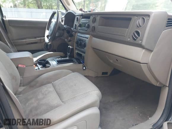 2006 Jeep Commander with VIN 1J8HG48K56C324296, listed as a IAAI auction lot 42735532 with 143,009 mi miles and . Bid and sale history available at DreamBid. Image 5.