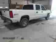 2007 Chevrolet Silverado 1500HD LS z VIN 1GCGK13U97F102188, wystawiony jako IAAI lot #42447177 z przebiegiem 260 613 mil mil oraz . Historia ofert i sprzedaży dostępna na DreamBid. Obrazek 4.