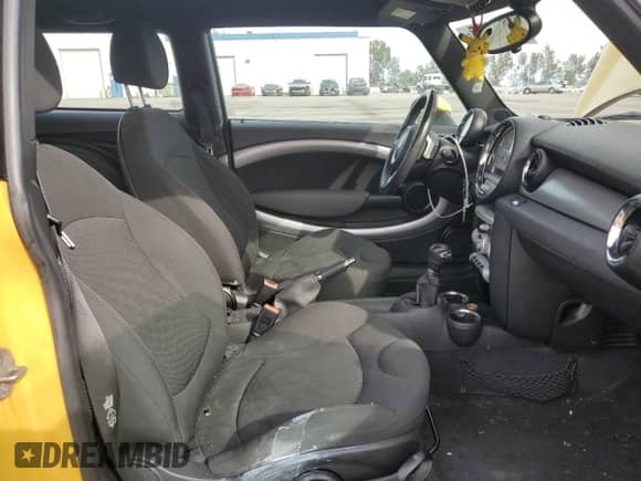 2009 MINI Hardtop S with VIN WMWMF73599TW87679, listed as a Copart auction lot 46863725 with 102,976 mi miles and Salvage title. Bid and sale history available at DreamBid. Image 10.