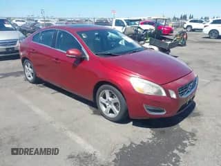 2012 Volvo S60 T5 с VIN YV1622FS1C2051230, выставлен на аукционе IAAI как лот 42949592 с пробегом 135 248 миль миль и . История ставок и продаж доступна на DreamBid. Изображение 1.
