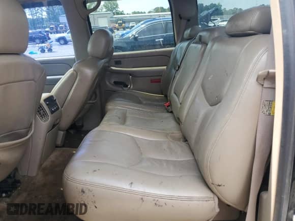 2005 GMC Sierra 1500 SLT z VIN 2GTEC13T351389897, wystawiony jako Copart lot #56167155 z przebiegiem 308 224 mil mil oraz Szkoda całkowita • Salvage title. Historia ofert i sprzedaży dostępna na DreamBid. Obrazek 10.