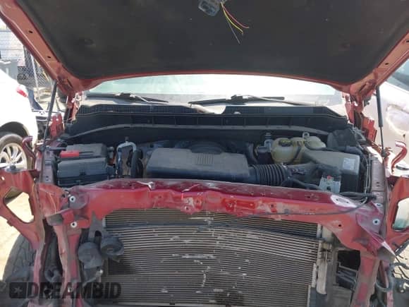 2019 Chevrolet Silverado 1500 RST z VIN 1GCUYEED4KZ144359, wystawiony jako IAAI lot #43030231 z przebiegiem 94 259 mil mil oraz . Historia ofert i sprzedaży dostępna na DreamBid. Obrazek 10.