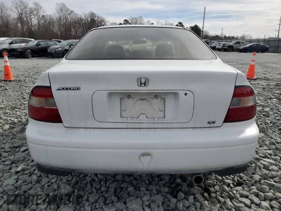 1994 Honda Accord LX с VIN 1HGCD5631RA175785, выставлен на аукционе Copart как лот 47111905 с пробегом 238 860 миль миль и Списание • Salvage title. История ставок и продаж доступна на DreamBid. Изображение 6.