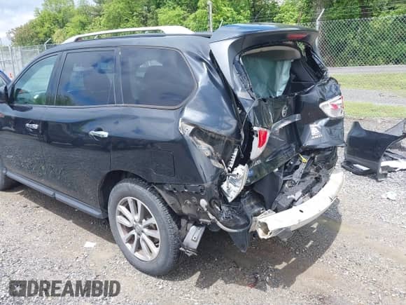 2016 Nissan Pathfinder S with VIN 5N1AR2MM4GC635388, listed as a IAAI auction lot 42240805 with 56,822 mi miles and . Bid and sale history available at DreamBid. Image 17.