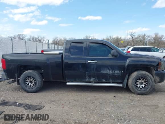 2007 Chevrolet Silverado 1500 1LT с VIN 2GCEK19C271610287, выставлен на аукционе IAAI как лот 42071062 с пробегом 246 085 миль миль и . История ставок и продаж доступна на DreamBid. Изображение 13.