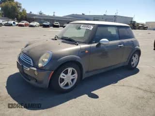 2006 MINI Hardtop with VIN WMWRC33516TK64453, listed as a Copart auction lot 66869945 with 325,542 mi miles and Clean title. Bid and sale history available at DreamBid. Image 1.