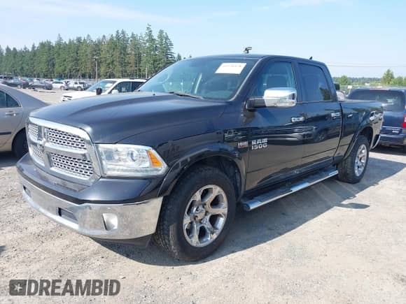 2016 Ram 1500 Laramie z VIN 1C6RR7VT4GS323532, wystawiony jako IAAI lot #42570478 z przebiegiem 142 136 mil mil oraz . Historia ofert i sprzedaży dostępna na DreamBid. Obrazek 20.