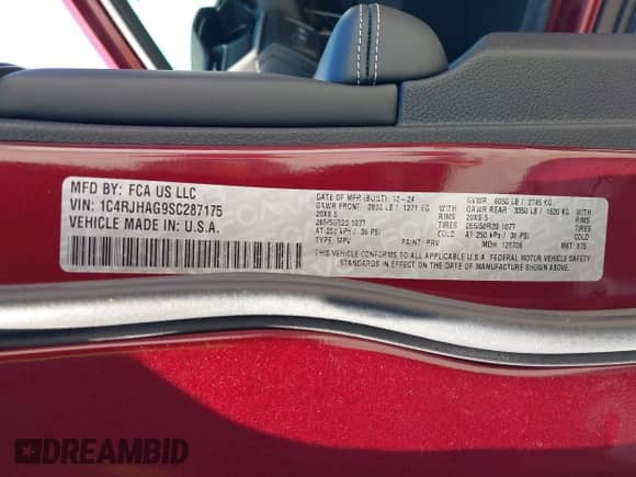 2025 Jeep Grand Cherokee Laredo with VIN 1C4RJHAG9SC287175, listed as a IAAI auction lot 41856266 with 2,495 mi miles and . Bid and sale history available at DreamBid. Image 9.