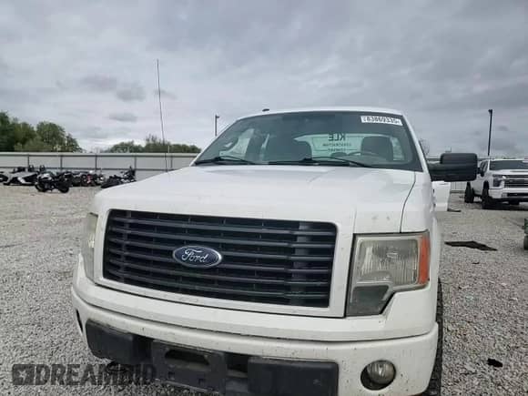 2014 Ford F-150 STX z VIN 1FTFX1EF8EKF61180, wystawiony jako Copart lot #83869335 z przebiegiem 360 169 mil mil oraz Szkoda całkowita • Salvage title. Historia ofert i sprzedaży dostępna na DreamBid. Obrazek 14.
