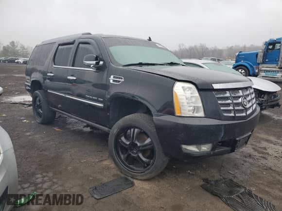 2010 Cadillac Escalade ESV Premium z VIN 1GYUKJEF4AR182436, wystawiony jako Copart lot #49182565 z przebiegiem 200 603 mil mil oraz Czysty tytuł • Clean title. Historia ofert i sprzedaży dostępna na DreamBid. Obrazek 4.