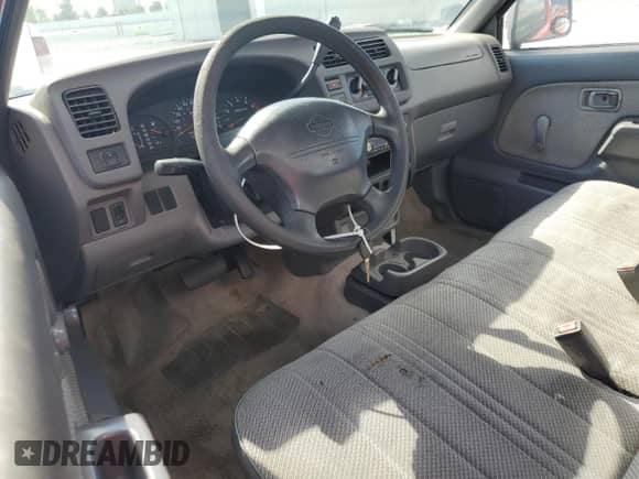 1998 Nissan Frontier XE с VIN 1N6DD21S2WC332138, выставлен на аукционе Copart как лот 90288645 с пробегом 131 093 миль миль и Чистый • Clean title. История ставок и продаж доступна на DreamBid. Изображение 8.