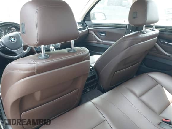 2014 BMW 5 Series 535i xDrive с VIN WBA5B3C59ED536757, выставлен на аукционе IAAI как лот 43097333 с пробегом 92 462 миль миль и . История ставок и продаж доступна на DreamBid. Изображение 19.