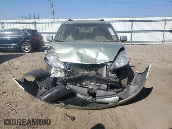 2010 Toyota Sienna XLE с VIN 5TDYK4CC8AS324290, выставлен на аукционе Copart как лот 81019885 с пробегом 130 506 миль миль и Списание • Salvage title. История ставок и продаж доступна на DreamBid. Изображение 5.