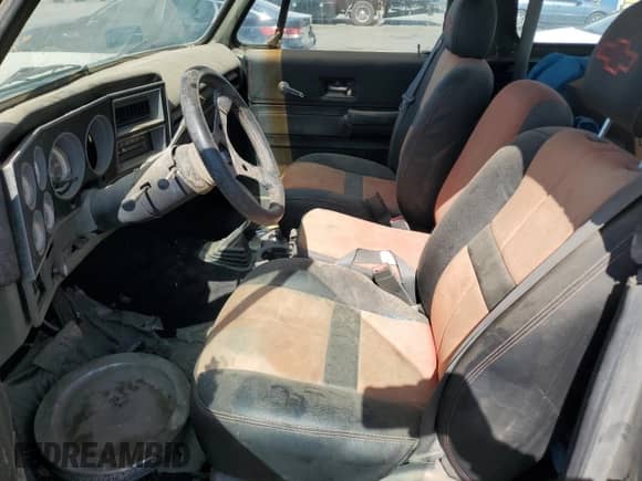 1974 Chevrolet Blazer с VIN CKY184F124334, выставлен на аукционе Copart как лот 61295465 с пробегом 1 655 миль миль и Чистый • Clean title. История ставок и продаж доступна на DreamBid. Изображение 7.
