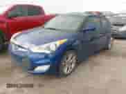 2017 Hyundai Veloster Value Edition z VIN KMHTC6AD9HU309362, wystawiony jako IAAI lot #43008981 z przebiegiem 157 915 mil mil oraz . Historia ofert i sprzedaży dostępna na DreamBid. Obrazek 2.