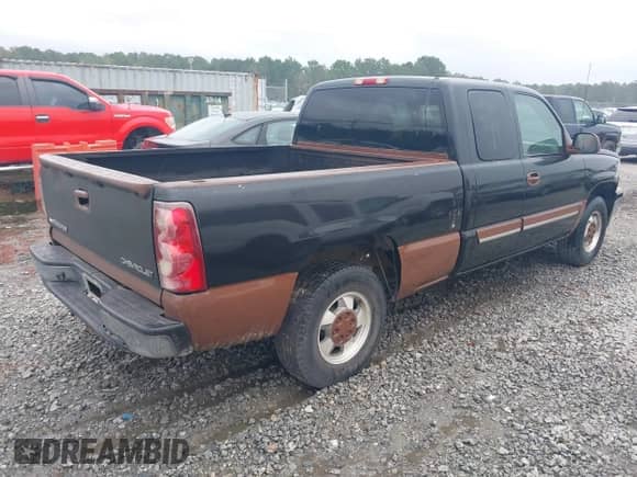 2003 Chevrolet Silverado 1500 LS с VIN 2GCEC19V531322675, выставлен на аукционе IAAI как лот 43379099 с пробегом Не указан миль и . История ставок и продаж доступна на DreamBid. Изображение 4.