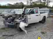 2017 Ram 1500 Tradesman z VIN 1C6RR6FG5HS622847, wystawiony jako Copart lot #80642944 z przebiegiem Nie podano mil oraz Szkoda całkowita • Salvage title. Historia ofert i sprzedaży dostępna na DreamBid. Obrazek 1.