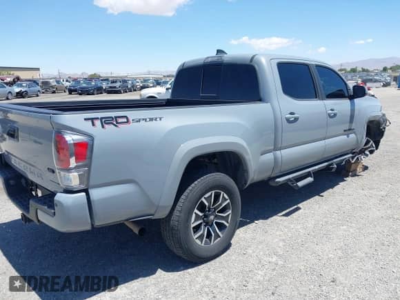 2020 Toyota Tacoma SR5 z VIN 3TMBZ5DN9LM027314, wystawiony jako IAAI lot #42258246 z przebiegiem 81 254 mil mil oraz . Historia ofert i sprzedaży dostępna na DreamBid. Obrazek 4.