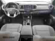 2022 Toyota Tacoma SR5 с VIN 3TMCZ5AN5NM488103, выставлен на аукционе Copart как лот 90063915 с пробегом 21 362 миль миль и Списание • Salvage title. История ставок и продаж доступна на DreamBid. Изображение 8.