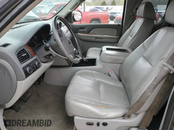 2008 GMC Sierra 1500 SLT z VIN 2GTEK19J781104275, wystawiony jako Copart lot #52929975 z przebiegiem 240 636 mil mil oraz Nie do naprawy • Non repairable. Historia ofert i sprzedaży dostępna na DreamBid. Obrazek 7.