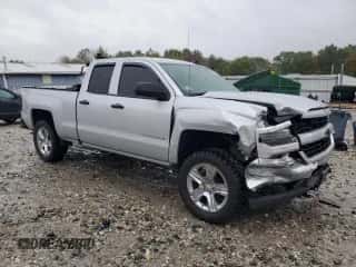 2018 Chevrolet Silverado 1500 Custom z VIN 1GCVKPEC0JZ139943, wystawiony jako Copart lot #83831655 z przebiegiem 228 232 mil mil oraz Szkoda całkowita • Salvage title. Historia ofert i sprzedaży dostępna na DreamBid. Obrazek 4.
