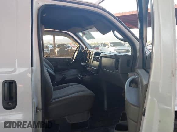 2005 Chevrolet Express Cargo с VIN 1GCGG25V751152384, выставлен на аукционе IAAI как лот 43175694 с пробегом 228 764 миль миль и . История ставок и продаж доступна на DreamBid. Изображение 5.