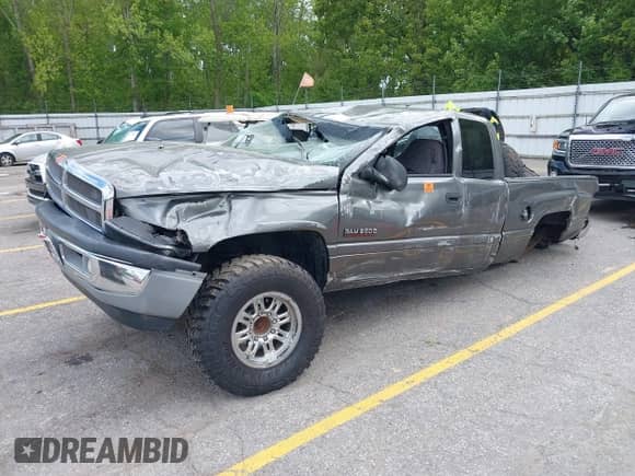 2001 Dodge 2500 с VIN 1B7KF236X1J539045, выставлен на аукционе IAAI как лот 42336915 с пробегом Не указан миль и . История ставок и продаж доступна на DreamBid. Изображение 2.