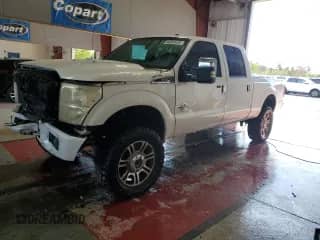 2016 Ford F-250 Lariat z VIN 1FT7W2BT5GEB75079, wystawiony jako Copart lot #84063405 z przebiegiem 220 901 mil mil oraz Szkoda całkowita • Salvage title. Historia ofert i sprzedaży dostępna na DreamBid. Obrazek 1.