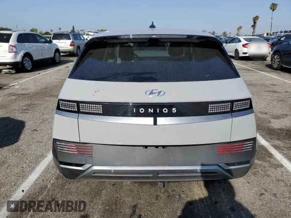 2023 Hyundai Ioniq 5 SE с VIN KM8KM4AE5PU145631, выставлен на аукционе Copart как лот 48797563 с пробегом 1 407 миль миль и . История ставок и продаж доступна на DreamBid. Изображение 6.