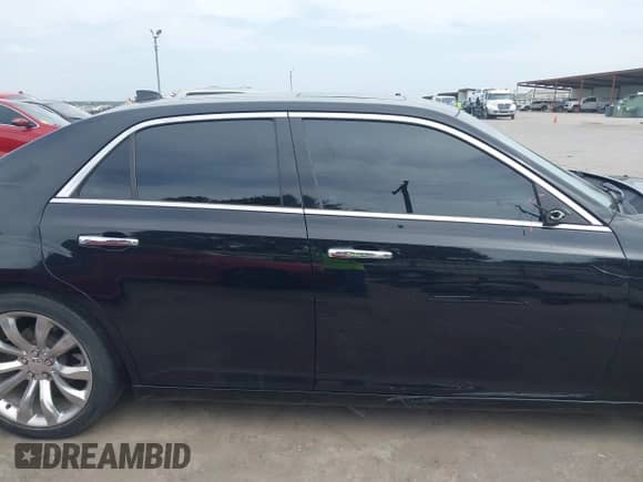 2019 Chrysler 300 Limited с VIN 2C3CCAEG1KH555817, выставлен на аукционе IAAI как лот 42795841 с пробегом 69 534 миль миль и . История ставок и продаж доступна на DreamBid. Изображение 13.