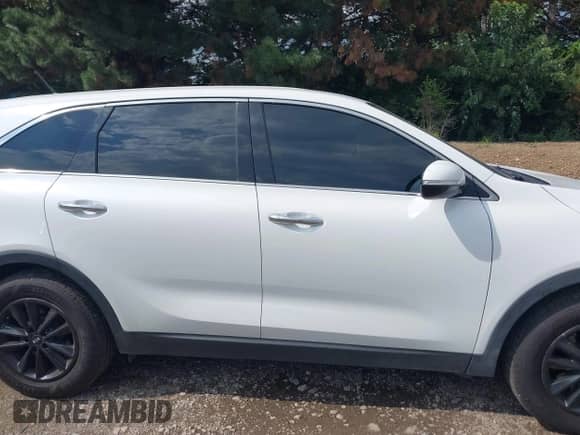 2019 Kia Sorento LX with VIN 5XYPG4A58KG488459, listed as a IAAI auction lot 43021033 with 174,611 mi miles and . Bid and sale history available at DreamBid. Image 13.