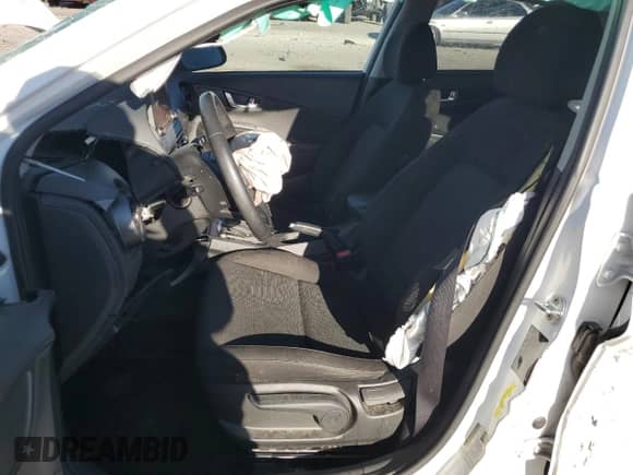 2022 Hyundai Kona SEL with VIN KM8K3CAB2NU916286, listed as a Copart auction lot 83831325 with Not provided miles and Salvage title. Bid and sale history available at DreamBid. Image 7.