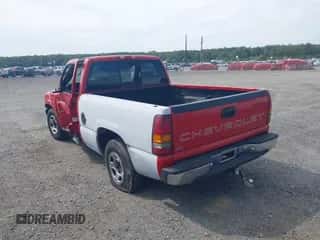 1999 Chevrolet Silverado 1500 LS z VIN 1GCEC14W8XZ187477, wystawiony jako IAAI lot #43217429 z przebiegiem 394 436 mil mil oraz . Historia ofert i sprzedaży dostępna na DreamBid. Obrazek 3.