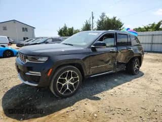 2023 Jeep Grand Cherokee Summit с VIN 1C4RJHEG0P8704364, выставлен на аукционе Copart как лот 66289325 с пробегом 14 944 миль миль и Списание • Salvage title. История ставок и продаж доступна на DreamBid. Изображение 1.