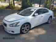 2012 Nissan Maxima SV z VIN 1N4AA5AP4CC814705, wystawiony jako IAAI lot #43117936 z przebiegiem 142 544 mil mil oraz . Historia ofert i sprzedaży dostępna na DreamBid. Obrazek 18.