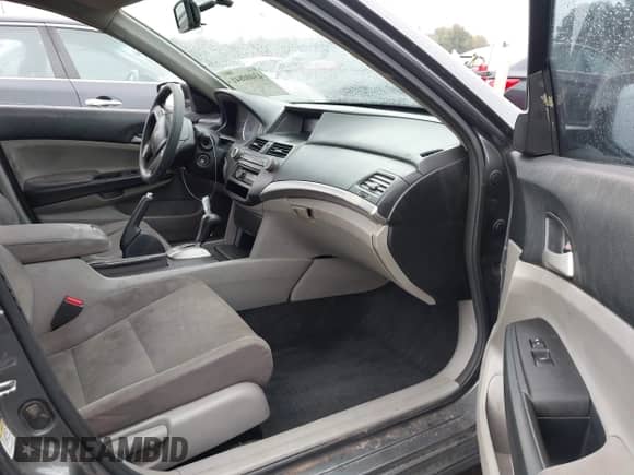 2012 Honda Accord LX z VIN 1HGCP2F31CA169658, wystawiony jako IAAI lot #43400841 z przebiegiem 284 569 mil mil oraz . Historia ofert i sprzedaży dostępna na DreamBid. Obrazek 5.