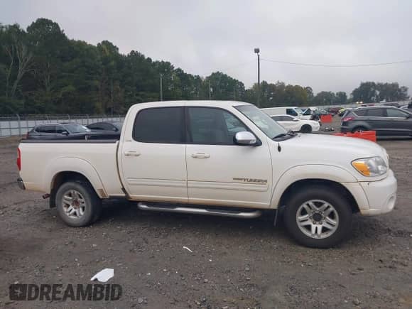 2006 Toyota Tundra SR5 with VIN 5TBDT441X6S549903, listed as a IAAI auction lot 43384170 with 303,388 mi miles and . Bid and sale history available at DreamBid. Image 13.