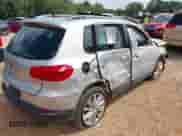 2012 Volkswagen Tiguan S с VIN WVGBV7AX5CW608298, выставлен на аукционе IAAI как лот 42868690 с пробегом 101 816 миль миль и . История ставок и продаж доступна на DreamBid. Изображение 4.